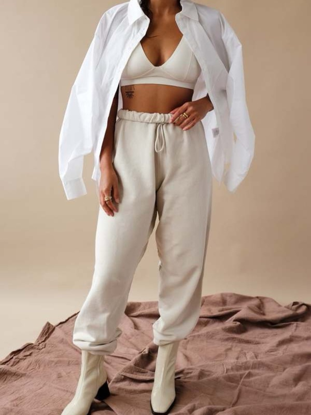 JOAH BROWN Oversized Jogger Sweatpants in Light Beige XS/S